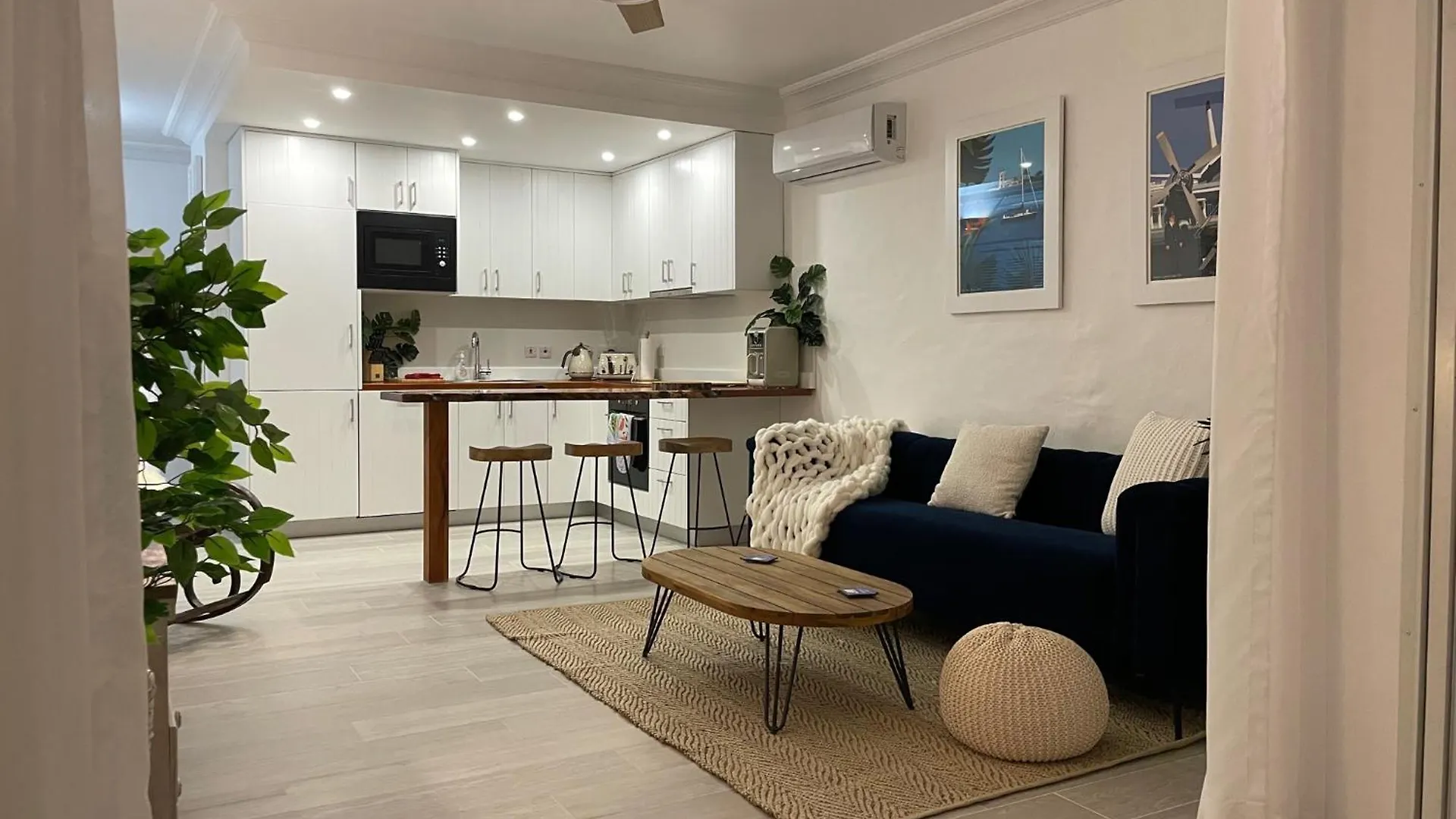 Apartman 49 Steps - Glitter Bay, St James Saint James